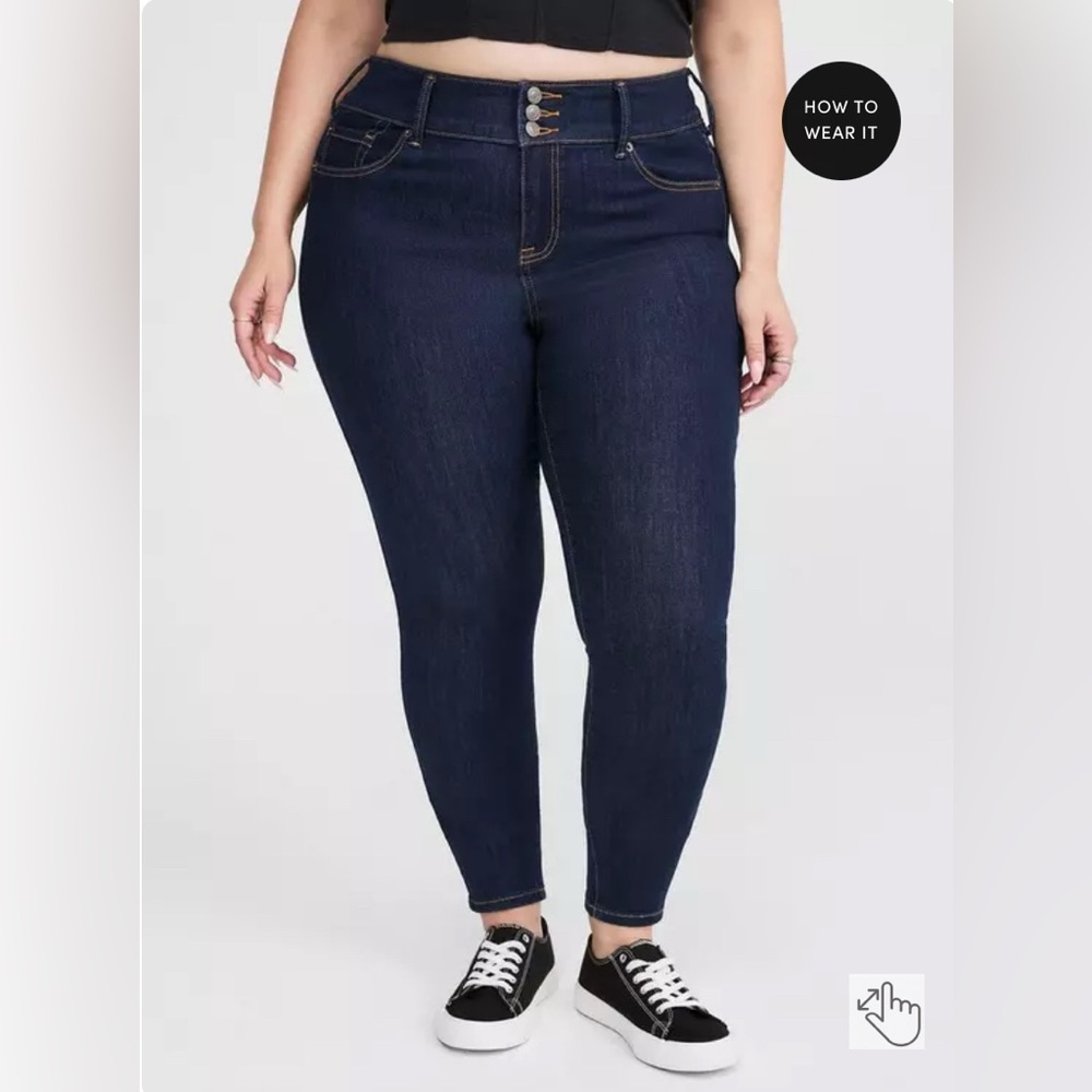 Torrid skinny jegging size 20 R super comfy! Dark blue denim